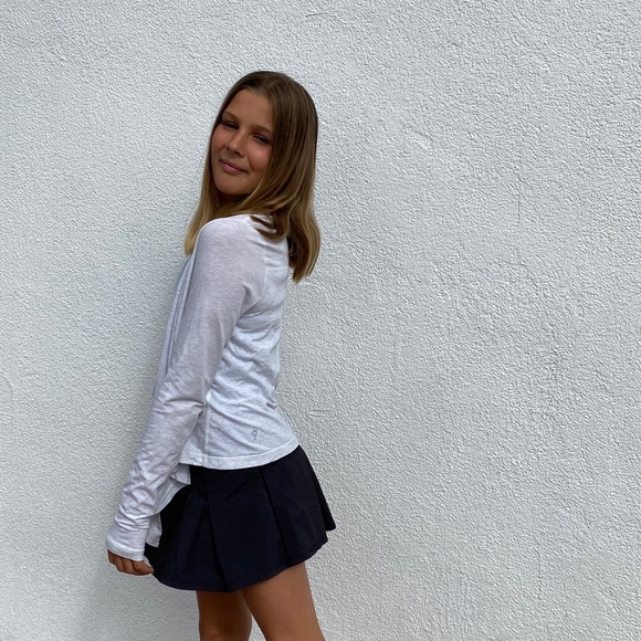 Off-white Iviva cardigan with thumb holes. - Picture 1 of 3